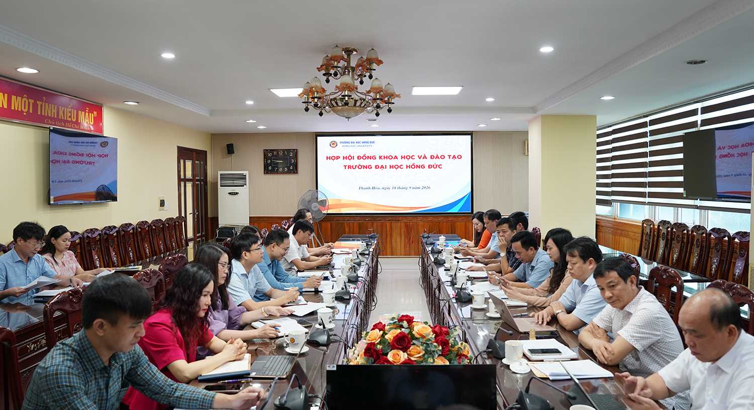 Hội đồng Khoa học và Đào tạo Trường Đại học Hồng Đức họp phiên đầu tiên nhiệm kỳ 2026 - 2031